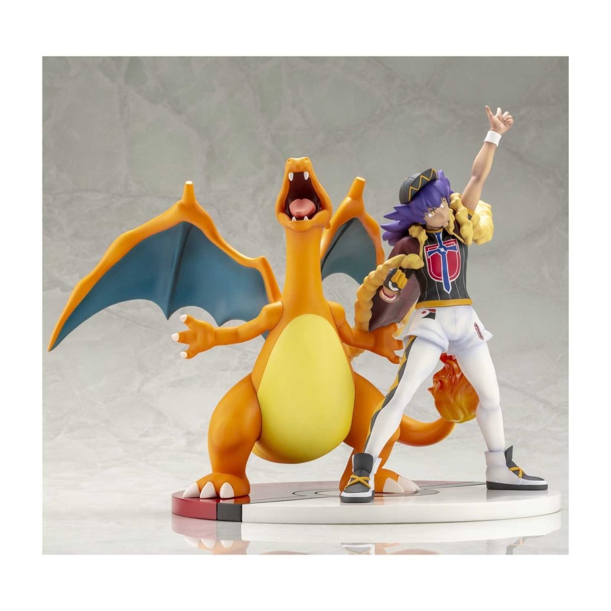 Pokémon Kotobukiya Figure "Leon & Charizard"-Pokemon Centre-Ace Cards & Collectibles