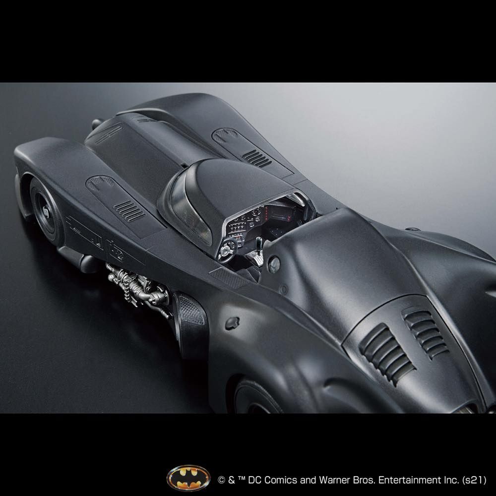 DC 1/35 Scale Model Kit Batmobile (Batman Ver.)-Bandai-Ace Cards &amp; Collectibles