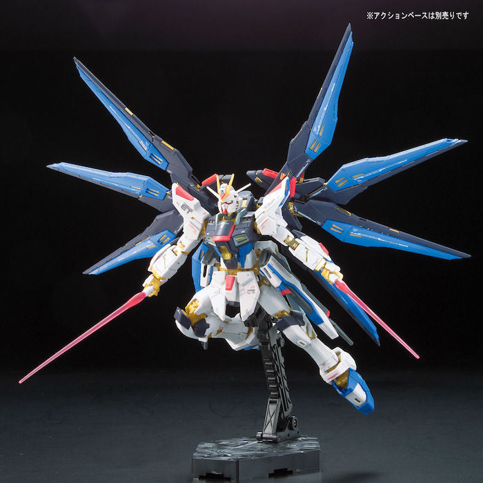 Gunpla RG 1/144 ZGMF-X20A Seed Destiny Strike Freedom Gundam-Bandai-Ace Cards &amp; Collectibles