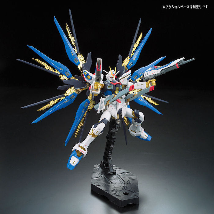 Gunpla RG 1/144 ZGMF-X20A Seed Destiny Strike Freedom Gundam-Bandai-Ace Cards &amp; Collectibles