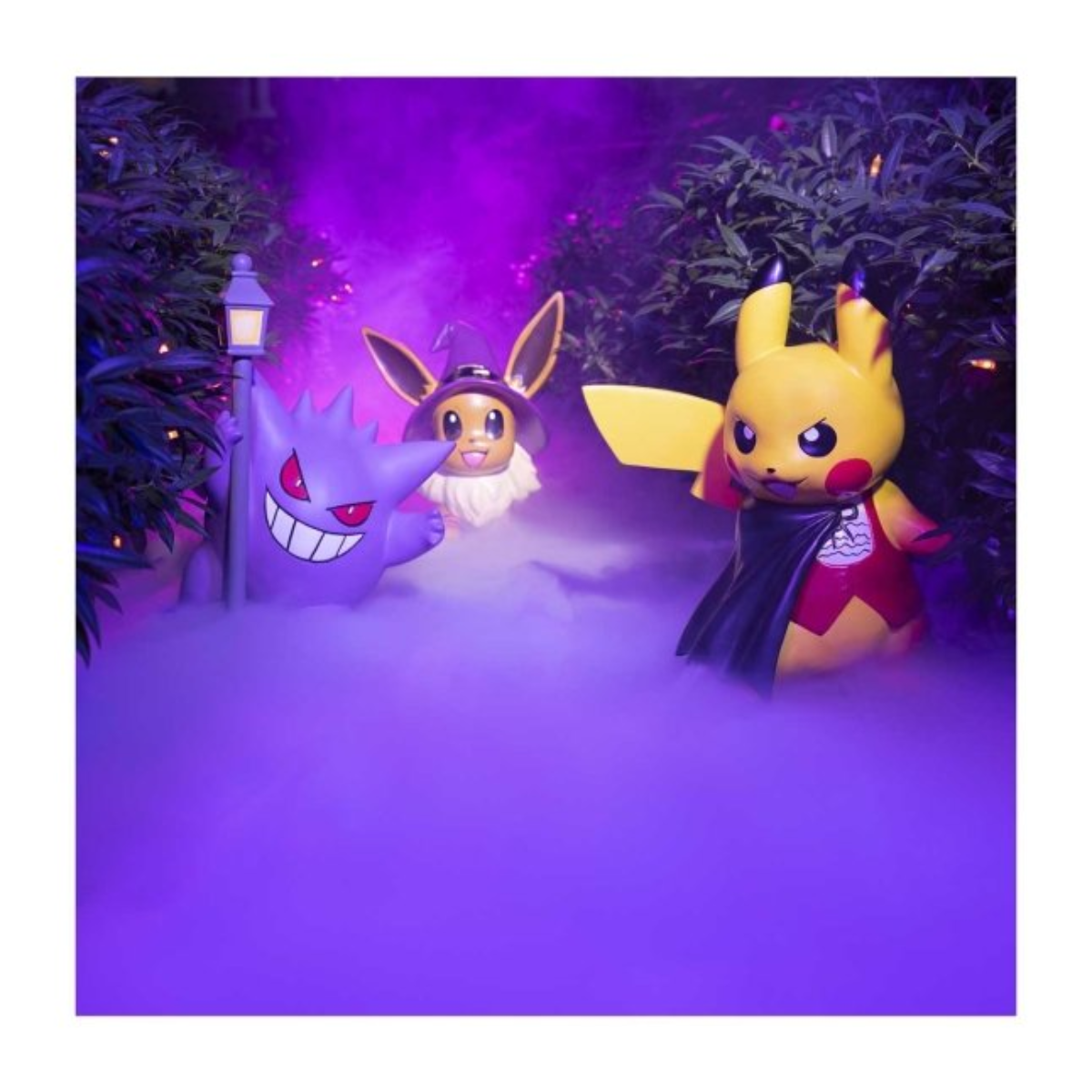 Pokémon Center Enchanting Eevee Spooky Celebration Yard Statue-Pokemon Centre-Ace Cards &amp; Collectibles