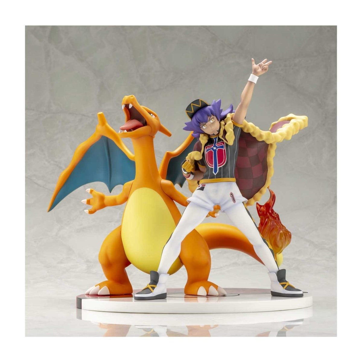 Pokémon Kotobukiya Figure "Leon & Charizard"-Pokemon Centre-Ace Cards & Collectibles