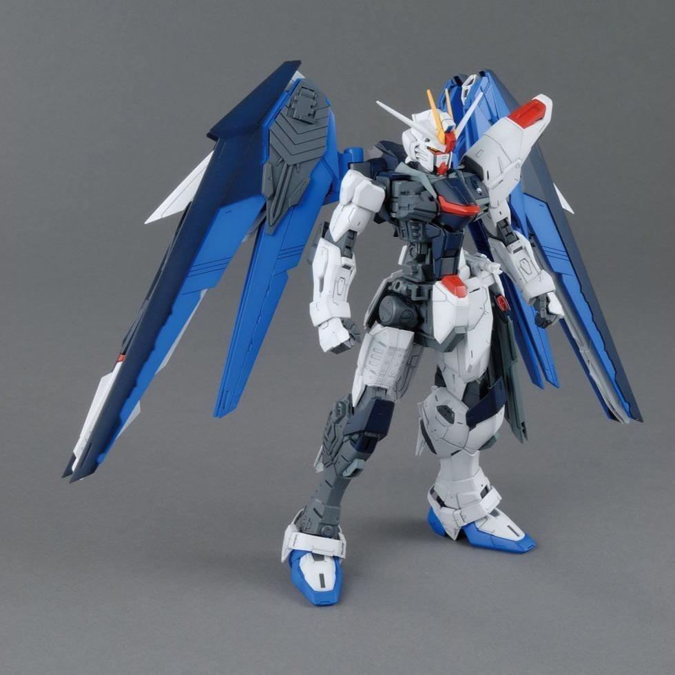 Gunpla MG 1/100 Freedom Gundam Ver.2.0 (Reissue)-Bandai-Ace Cards & Collectibles