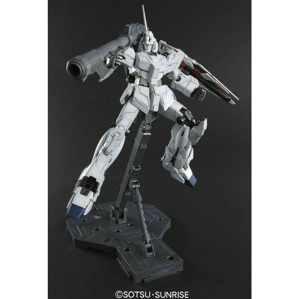 Gunpla MG 1/100 RX-0 Unicorn Gundam (Reissue)-Bandai-Ace Cards & Collectibles