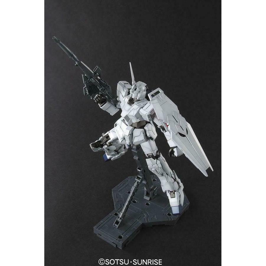 Gunpla MG 1/100 RX-0 Unicorn Gundam (Reissue)-Bandai-Ace Cards & Collectibles