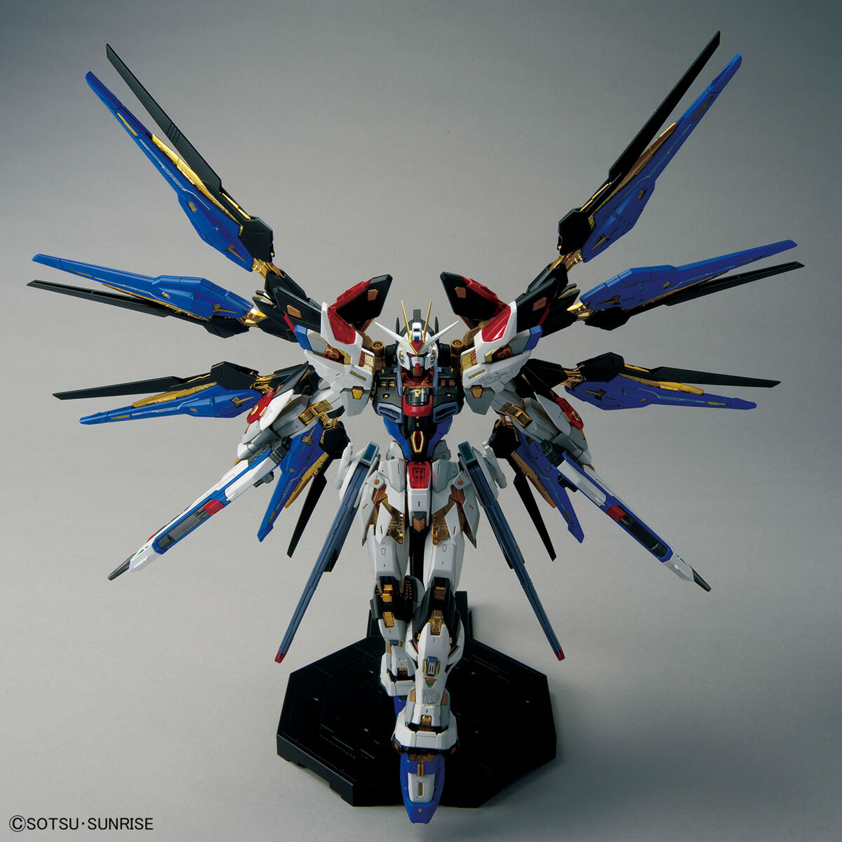 Gunpla MGEX 1/100 Strike Freedom-Bandai-Ace Cards & Collectibles