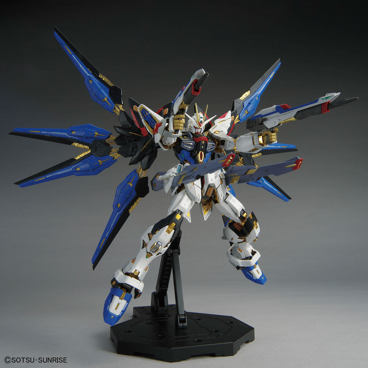 Gunpla MGEX 1/100 Strike Freedom-Bandai-Ace Cards & Collectibles