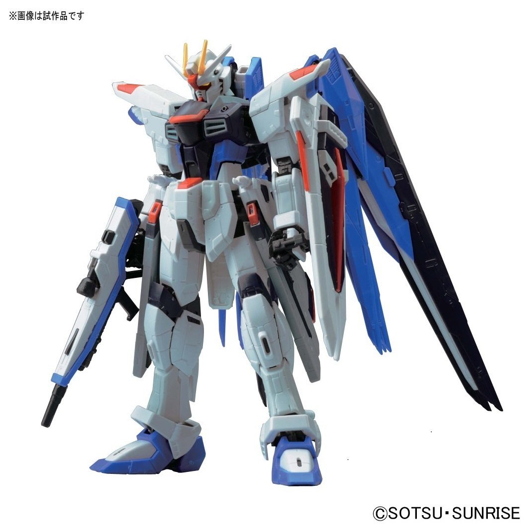 Gunpla RG 1/144 ZGMF-X10A Freedom Gundam-Bandai-Ace Cards &amp; Collectibles
