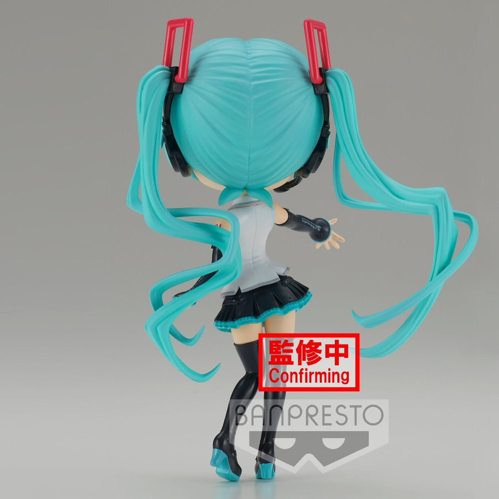 Vocaloid Q Posket "Hatsune Miku" V4X Style (Ver. A)-Bandai-Ace Cards & Collectibles