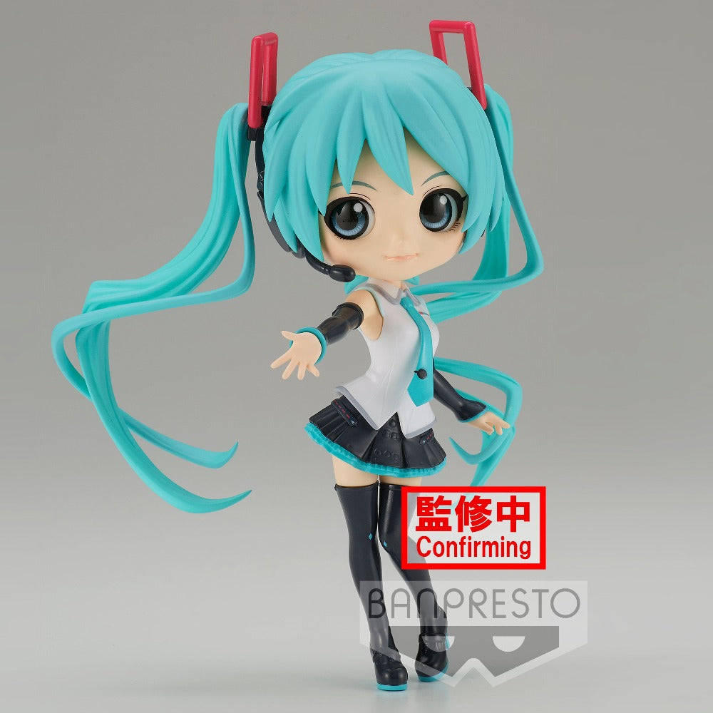 Vocaloid Q Posket "Hatsune Miku" V4X Style (Ver. A)-Bandai-Ace Cards & Collectibles
